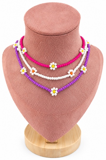 Collares de cuentas con motivos florales